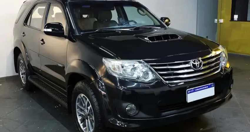 TOYOTA HILUX SW4 SRV D4-D 4x4 3.0 TDI Dies. Aut