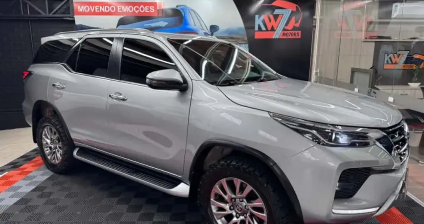 Toyota Hilux sw4 2021 2.8 d-4d turbo diesel srx 7l 4x4 automático