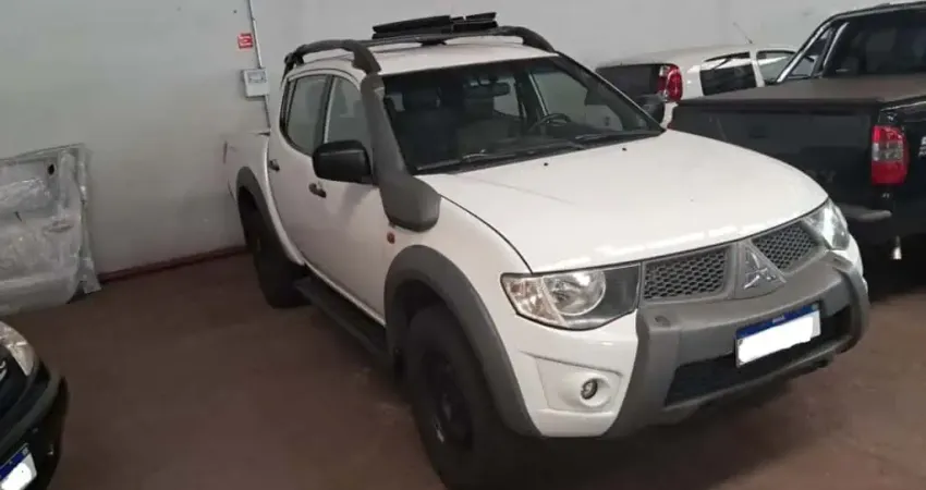Mitsubishi L200 SAVANA 3.2 4X4 16V TURBO INTERCOOLER DIESEL 4P MANUAL