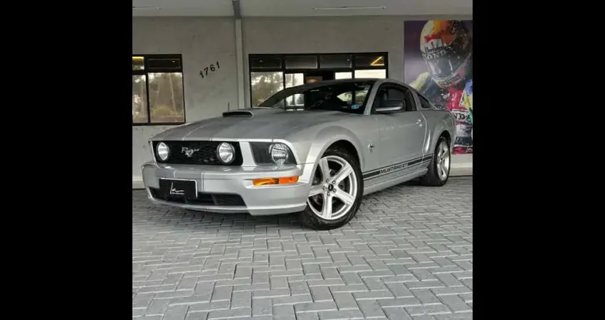 FORD MUSTANG GT V8