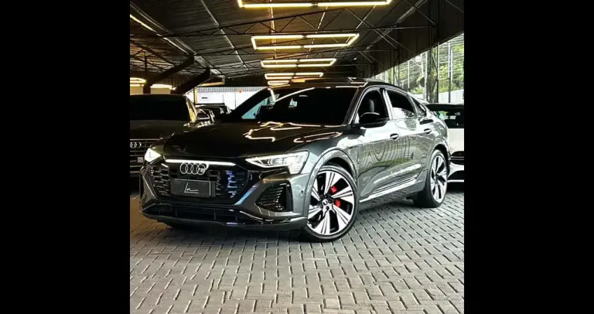 AUDI Q8 E-TRON E-TRON Sportb. Perf. Black (Elétrico)