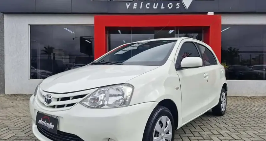 TOYOTA ETIOS HB XS 2013