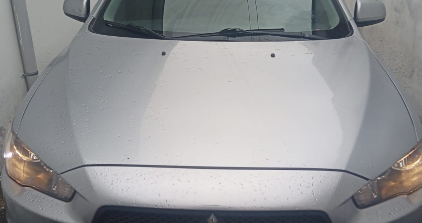 MITSUBISHI LANCER à venda.