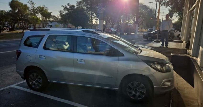 Chevrolet Spin 2017 1.8 advantage 8v flex 4p automático