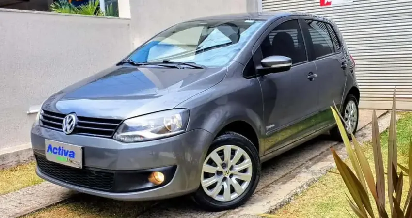 Volkswagen Fox 1.6 MI 8V FLEX 4P MANUAL  2012/2013 - Cinza - 2012/2013
