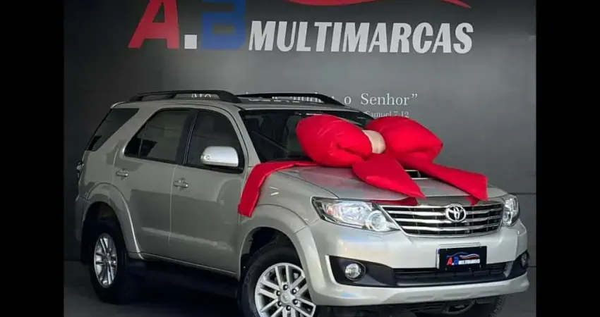 TOYOTA HILUXSW4 SRV4X4 2014