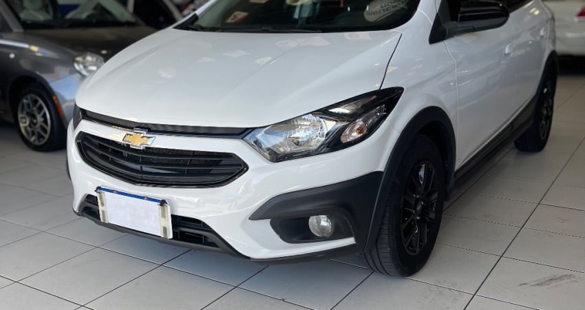 Onix Activ 1.4 automóveis 