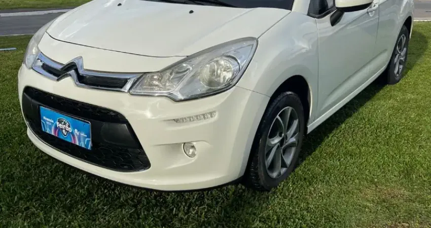 CITROËN C3 TENDANCE 1.5 FLEX – 2015  Conforto, tecnologia e estilo francês com ótimo custo-benefício