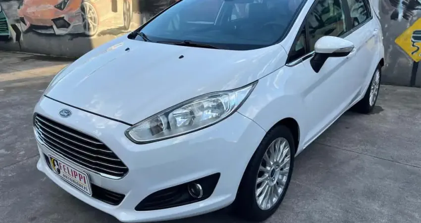 Ford Fiesta TIT./TIT.Plus 1.6 16V Flex Aut.  - Branca - 2014/2015