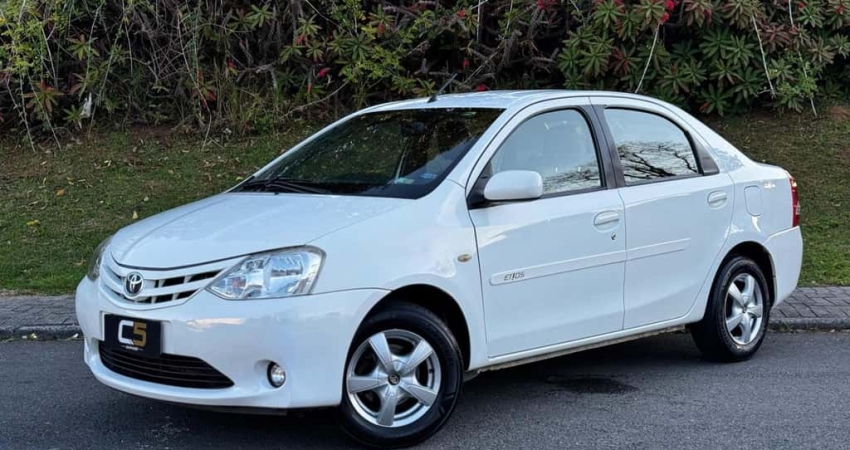 TOYOTA ETIOS SD XS 2013