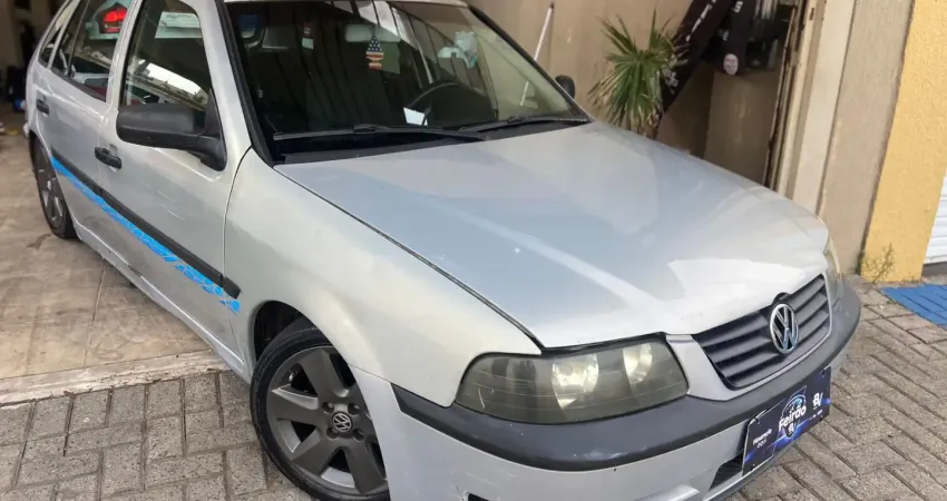 VW Gol 1.0 8v direção hidráulica.