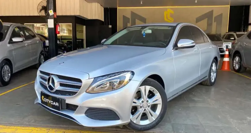 ? Mercedes-Benz C180 2016 – Elegância, conforto e desempenho em um só carro!