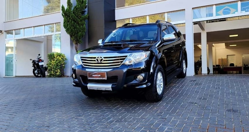 TOYOTA HILUX SW4 SRV D4-D 4x4 3.0 TDI Dies. Aut