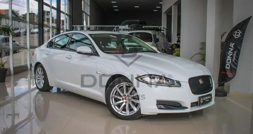 Jaguar XF JAGUAR 2.0 GTDI SPORT LUXURY 240cv Aut.  - Branca - 2014/2015