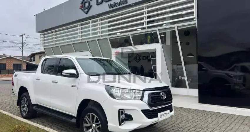 Toyota Hilux /  CDSRVA4FD - Branca - 2019/2020