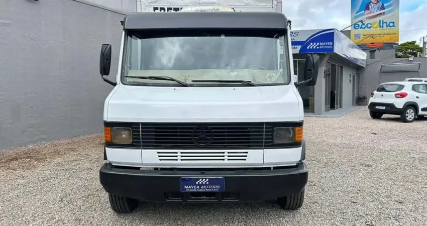 MERCEDES-BENZ 710 2001