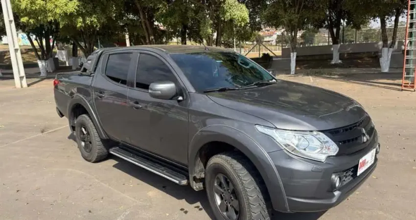 Mitsubishi L200 triton 2018 2.4 16v turbo diesel sport hpe top cd 4p 4x4 automático