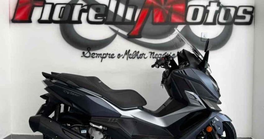 Dafra Cruisym 300 2025