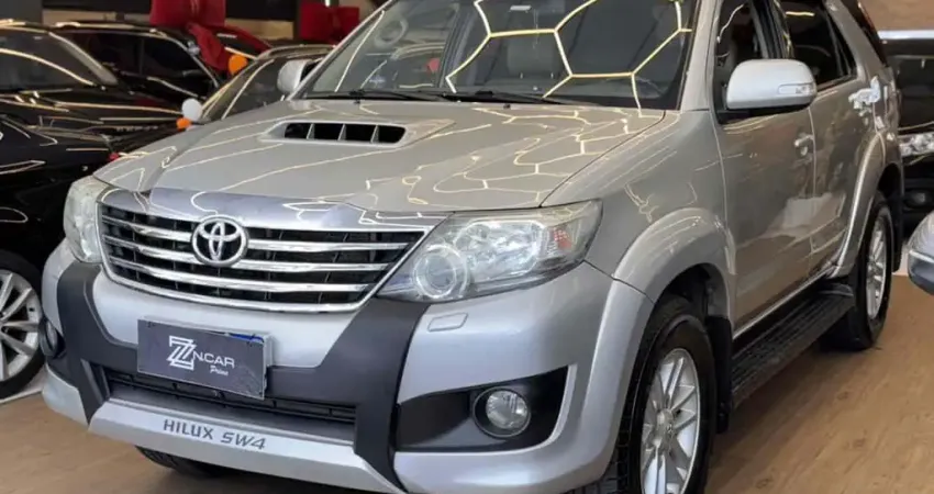 Toyota Hilux sw4 2012 3.0 srv 4x4 7 lugares 16v turbo intercooler diesel 4p automático