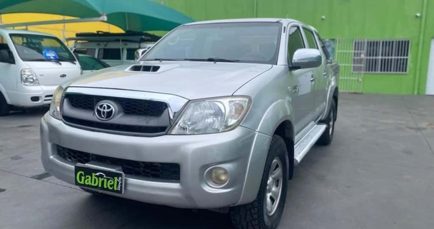 TOYOTA HILUX 3.0 SR 4X4 CD 8V 4P
