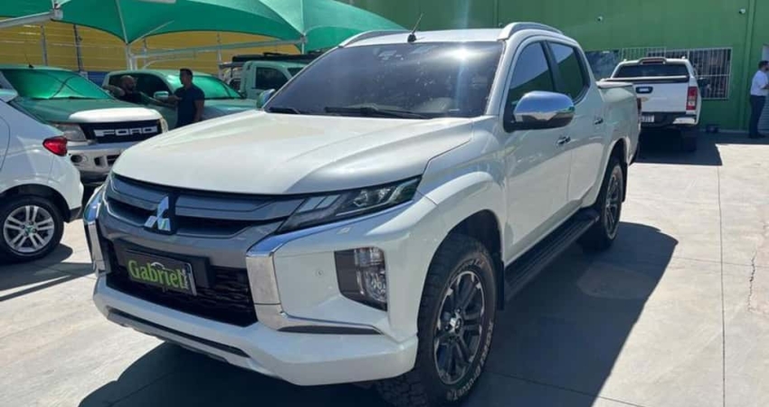 MITSUBISHI L200 TRITON 2.4 SPORT HPE-S CD 4P