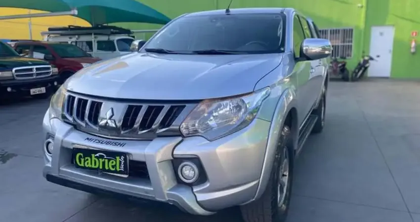 MITSUBISHI L200 TRITON 2.4 SPORT HPE-S CD 4P