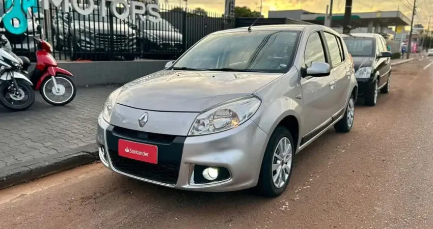 RENAULT SANDERO 1.6 PRIVILEGE 16V FLEX 4P AUTOMATICO 2013