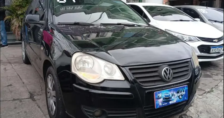 Volkswagen Polo Sedan 1.6 MI Total Flex 8V 4P - Preta - 2006/2007
