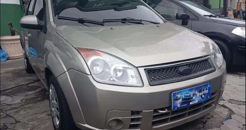 Ford Fiesta Sedan 1.6 MI Total Flex 8V 4P - Prata - 2008/2008