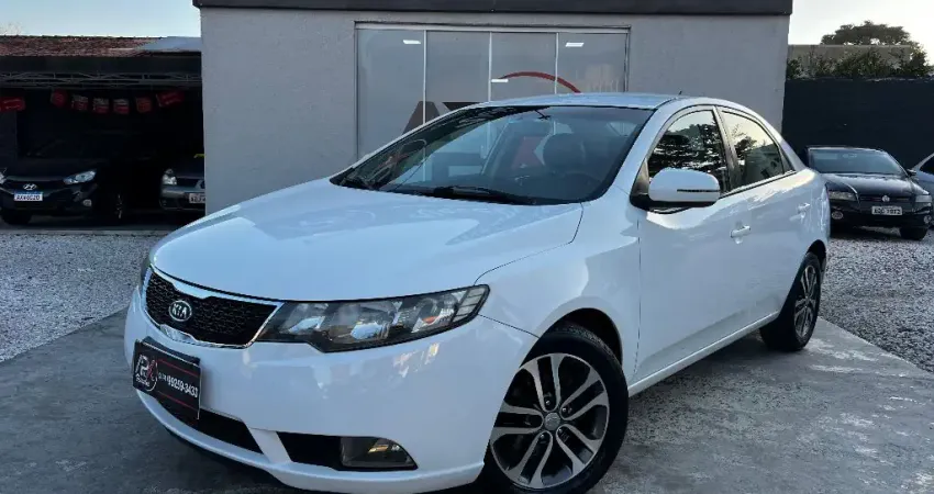 KIA CERATO 1.6 AUTOMÁTICO, ANO 2011, CARRO COMPLETO, EXCELENTE ESTADO.