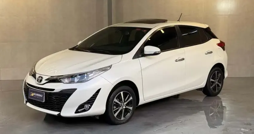 Toyota Yaris HB XLS15 AT - Branca - 2019/2020