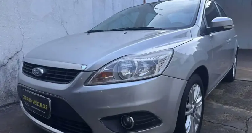 FORD FOCUS 2.0 GLX SEDAN 16V GASOLINA 4P MANUAL