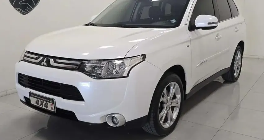 Mitsubishi Outlander 3.0/ GT 3.0 V6 Aut.  - Branca - 2014/2014