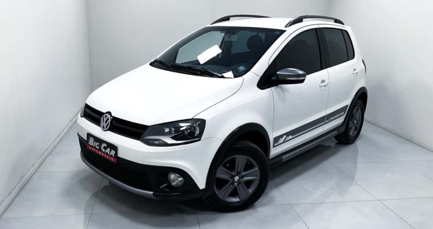 Volkswagen CrossFox 1.6 Mi Total Flex 8V - Branca - 2011/2012