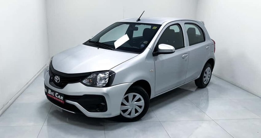 Toyota Etios X 1.3 Flex 16V Mec.  - Prata - 2019/2020