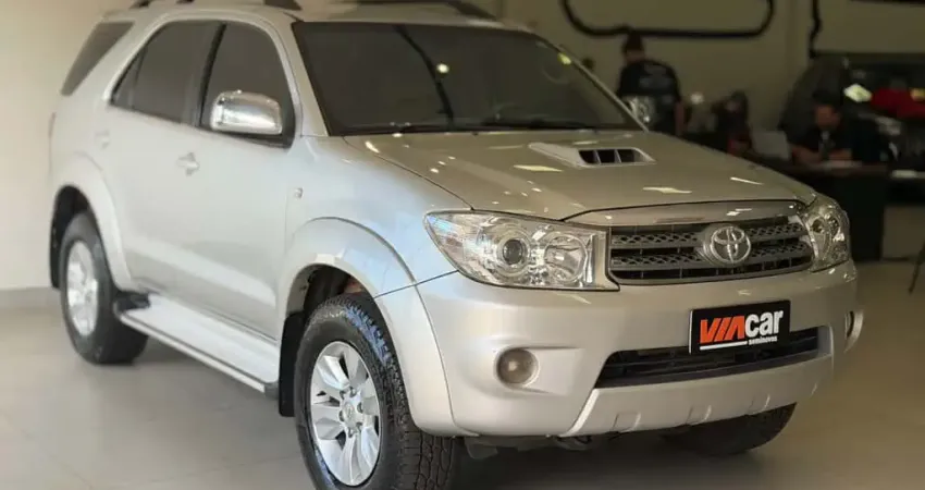 TOYOTA HILUX SW4 SW4 SRV D4-D 4x4 3.0 TDI Dies. Aut