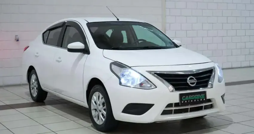 Nissan Versa SV 1.6 16V FlexStart 4p Mec.  - Branca - 2016/2017