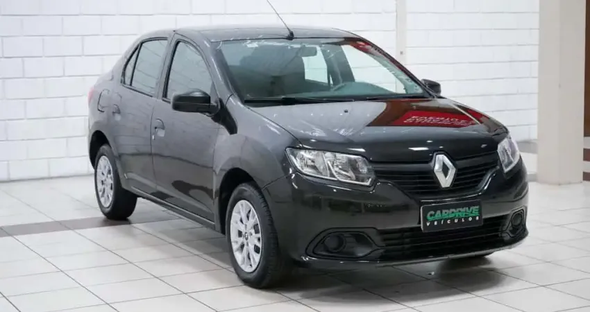 Renault Logan Authentique Hi-Flex 1.0 16V 4p  - Preta - 2014/2014
