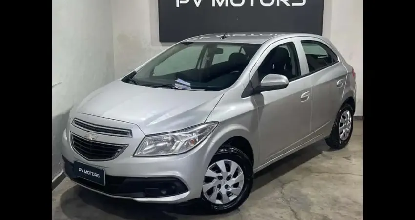 Chevrolet Onix HATCH LT 1.0 8V FlexPower 5p Mec.  - Prata - 2013/2014
