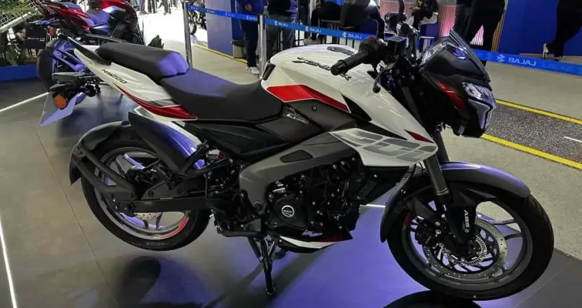 Bajaj Dominar 200 2025