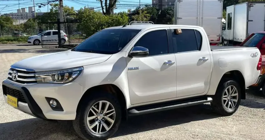 TOYOTA HILUX CD SRX 4x4 2.8 TDI 16V Diesel Aut.