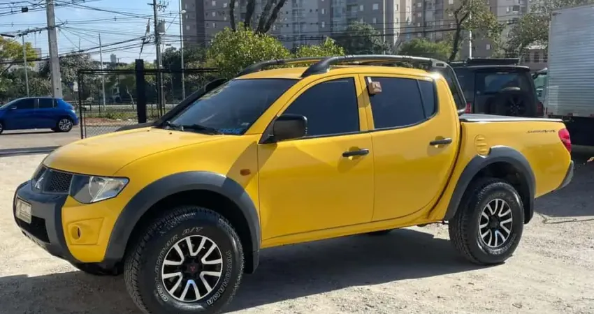 MITSUBISHI L200 SAVANA Triton Savana 3.2 CD TBI Dies. Mec.