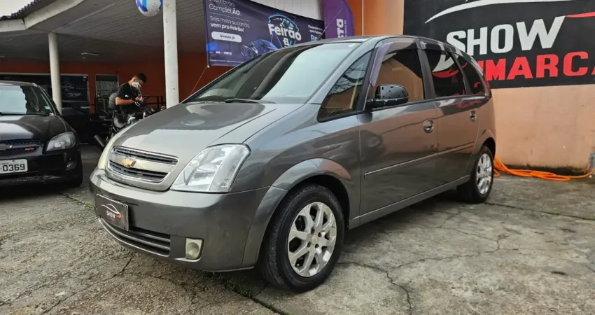 Chevrolet Meriva Premium 1.8 Automática 2011 Conforto, espaço e praticidade em um só carro!