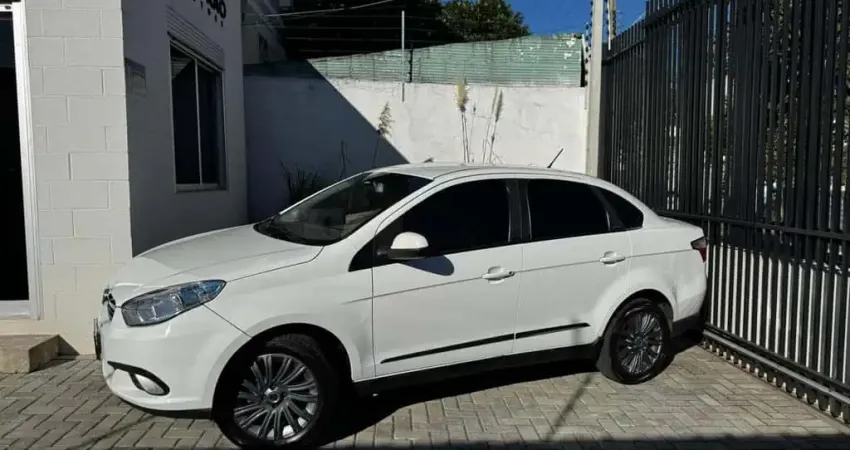 FIAT GRAND SIENA 1.6 MPI ESSENCE 16V FLEX 4P MANUAL 2014