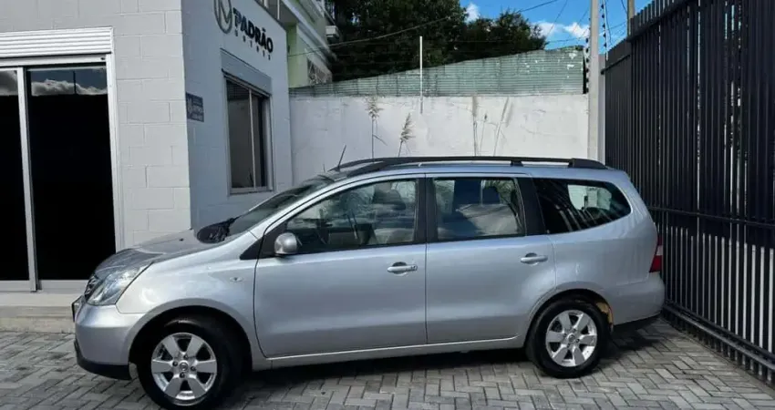 NISSAN GRAND LIVINA 18SL 2010