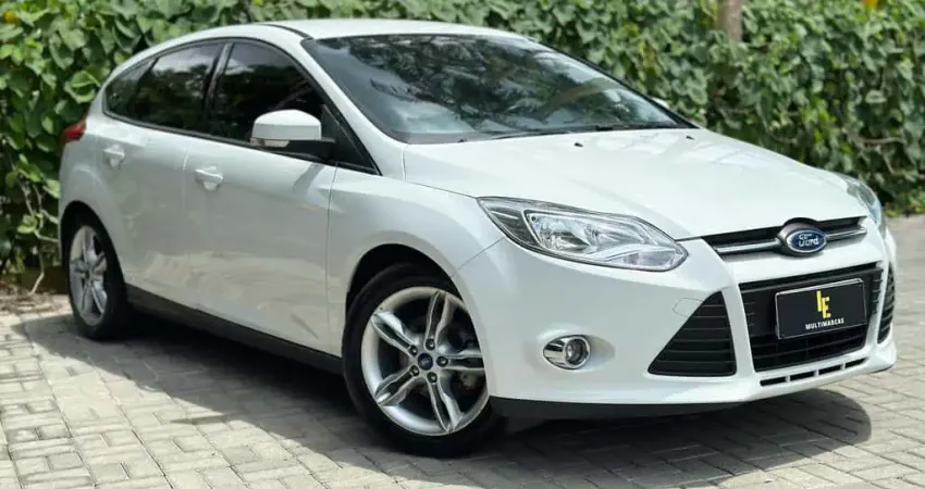 Ford Focus 2.0 16V/SE/SE Plus Flex 5p Aut.  - Branca - 2014/2015