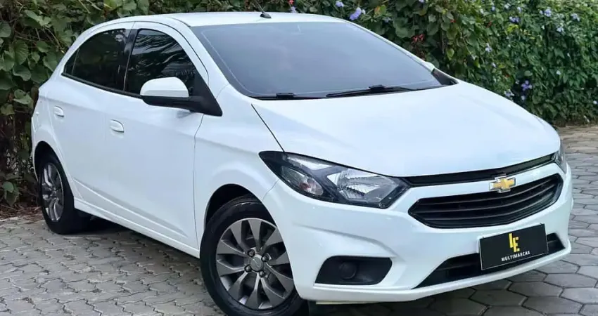 Chevrolet Onix HATCH LT 1.0 8V FlexPower 5p Mec.  - Branca - 2019/2019