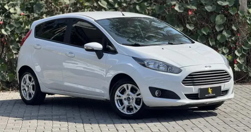 Ford Fiesta 1.6 SE 16V Flex Aut. 5p  - Branca - 2016/2016