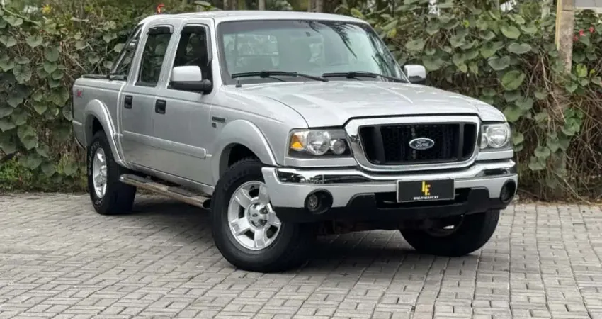 Ford Ranger XLT 2.8 8v 135cv 4x4 CD TB Diesel  - Prata - 2004/2005