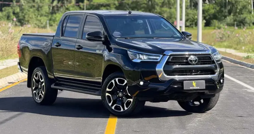 Toyota Hilux CD SRX 2.8 AUT - Preta - 2022/2022